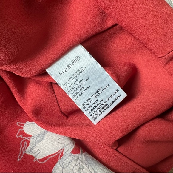 Urban Outfitters Kimchi Blue Floral Red & White Flowy Romper Size 0 - Picture 8 of 8